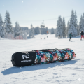 Pokrowiec na deske snowboard zapewniajacy komfort i wygode do transportu snowboardu triangles trojkaty
